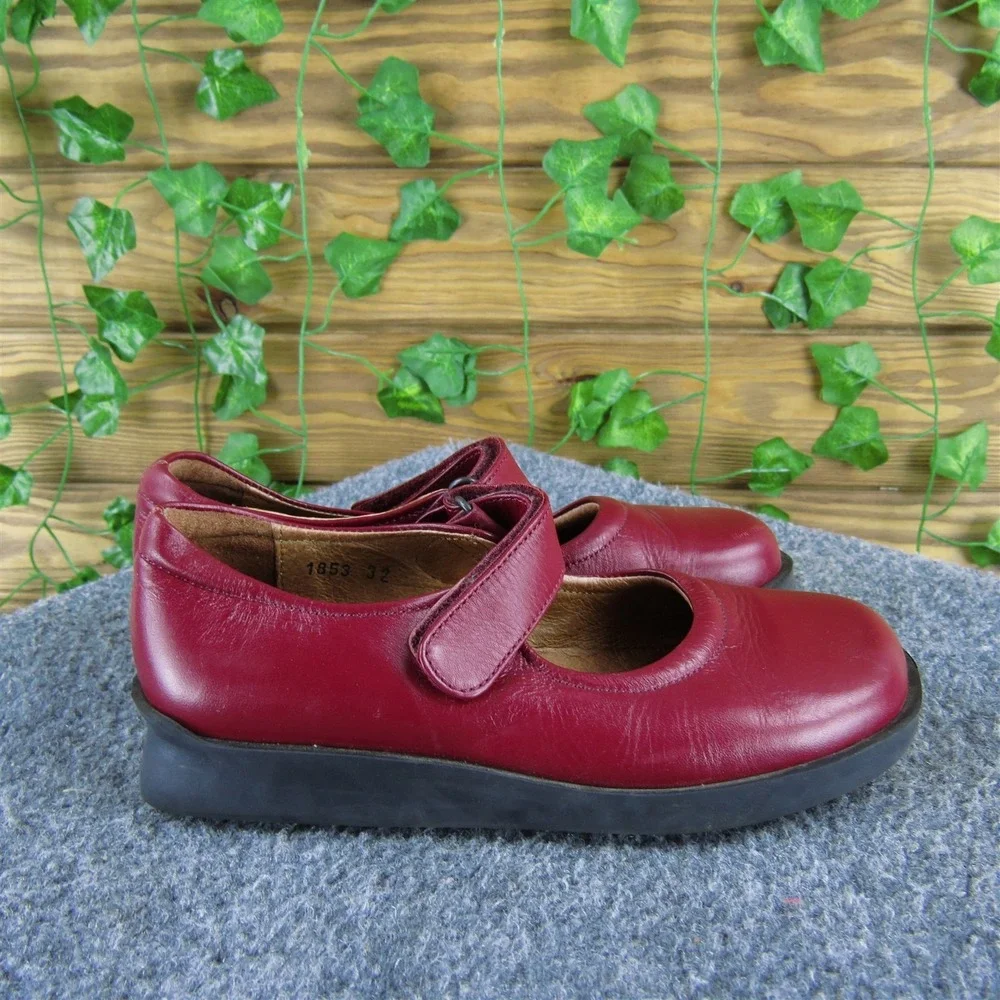 Ninette Mary Jane  Girl Y 32‎ Medium Flat Red Leather Hook & Loop